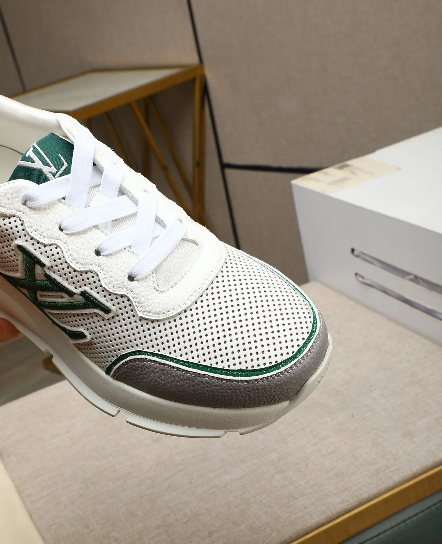 Men's shoes 💰460 📛📛【LOUIS VUITTON】Louis Vuitton official website synchronized new products 👟Milan fashion catwalk style 🇰🇾🇰🇾LV family logo, celebrity style, a must-have for fashionistas ⚠️First-layer calfskin ➕Genuine leather lining ➕Official website original version special outsole 👞Number 38-44